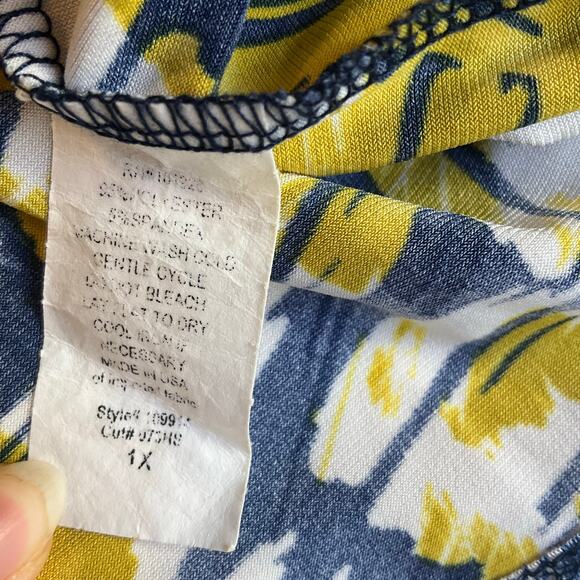 Sofie Couture Woman Blouse size 1X Yellow & Blue Stretch V-neck Short Sleeve - Picture 7 of 9